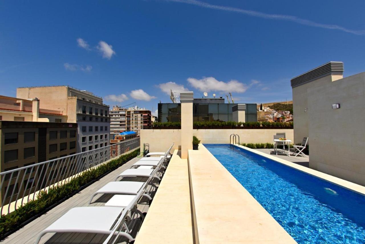 Hostal Rambla 24 By Holihome อาลิกันเต ภายนอก รูปภาพ