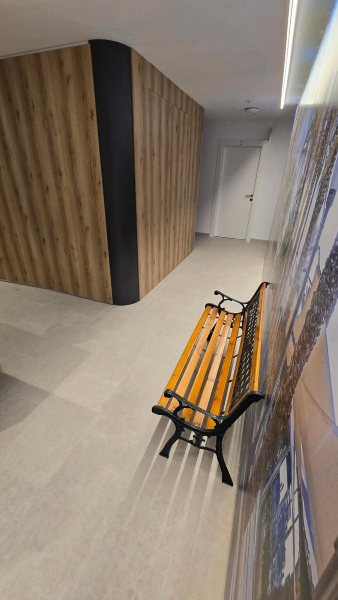 Hostal Rambla 24 By Holihome อาลิกันเต ภายนอก รูปภาพ
