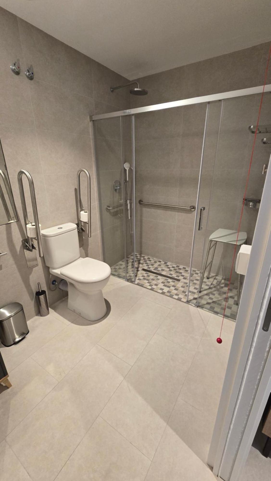 Hostal Rambla 24 By Holihome อาลิกันเต ภายนอก รูปภาพ