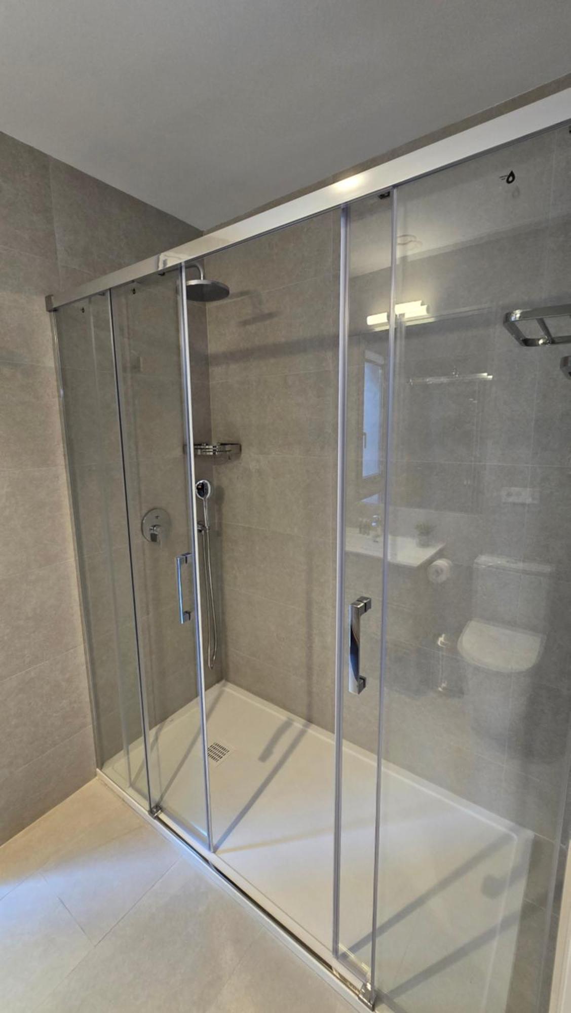 Hostal Rambla 24 By Holihome อาลิกันเต ภายนอก รูปภาพ