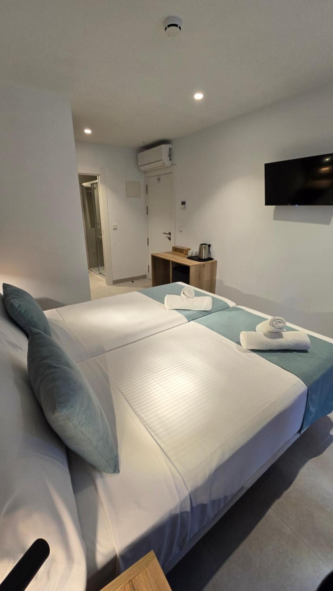 Hostal Rambla 24 By Holihome อาลิกันเต ภายนอก รูปภาพ