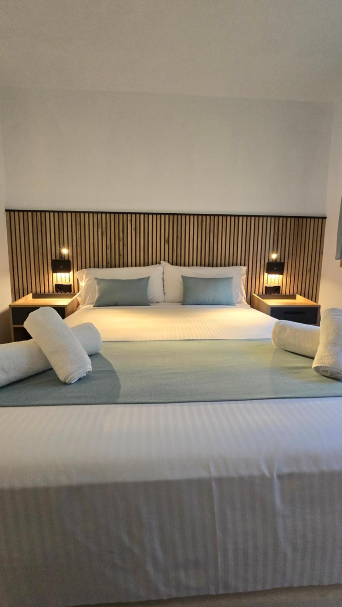 Hostal Rambla 24 By Holihome อาลิกันเต ภายนอก รูปภาพ